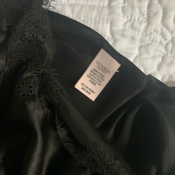 Victoria’s Secret Satin Cami XS Lace - Picture 4 of 4